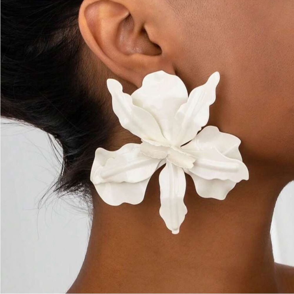 Zara White Floral Oversized Earrings